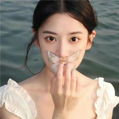 不装了我的身份曝光了